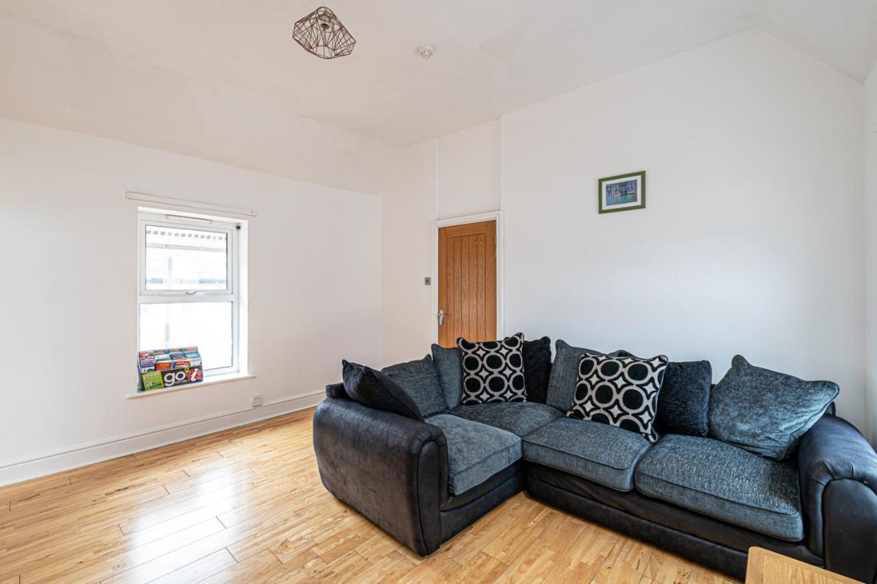 Two Bedroom Holiday Apartment โคลวินเบย์ ภายนอก รูปภาพ