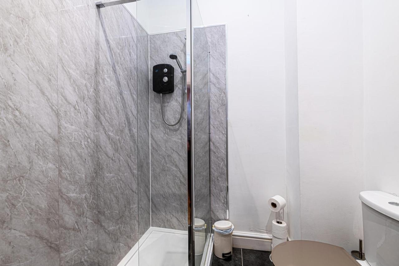 Two Bedroom Holiday Apartment โคลวินเบย์ ภายนอก รูปภาพ