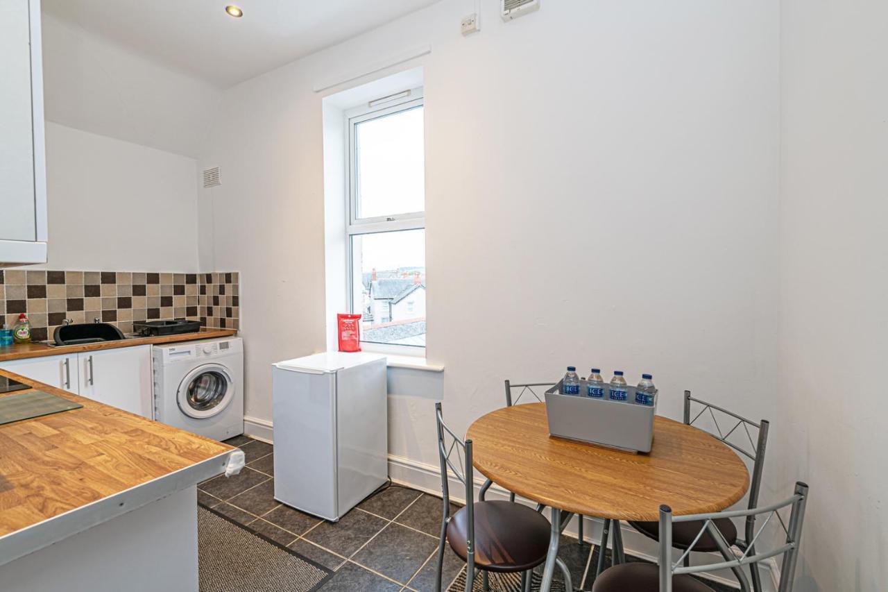 Two Bedroom Holiday Apartment โคลวินเบย์ ภายนอก รูปภาพ
